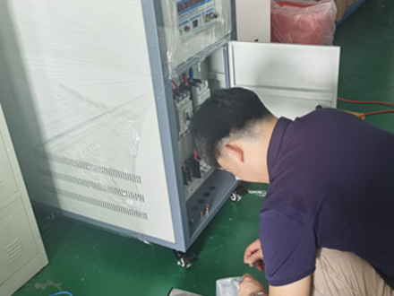 中山某小家电电器出口厂家选购鑫华诺30KVA变频电源
